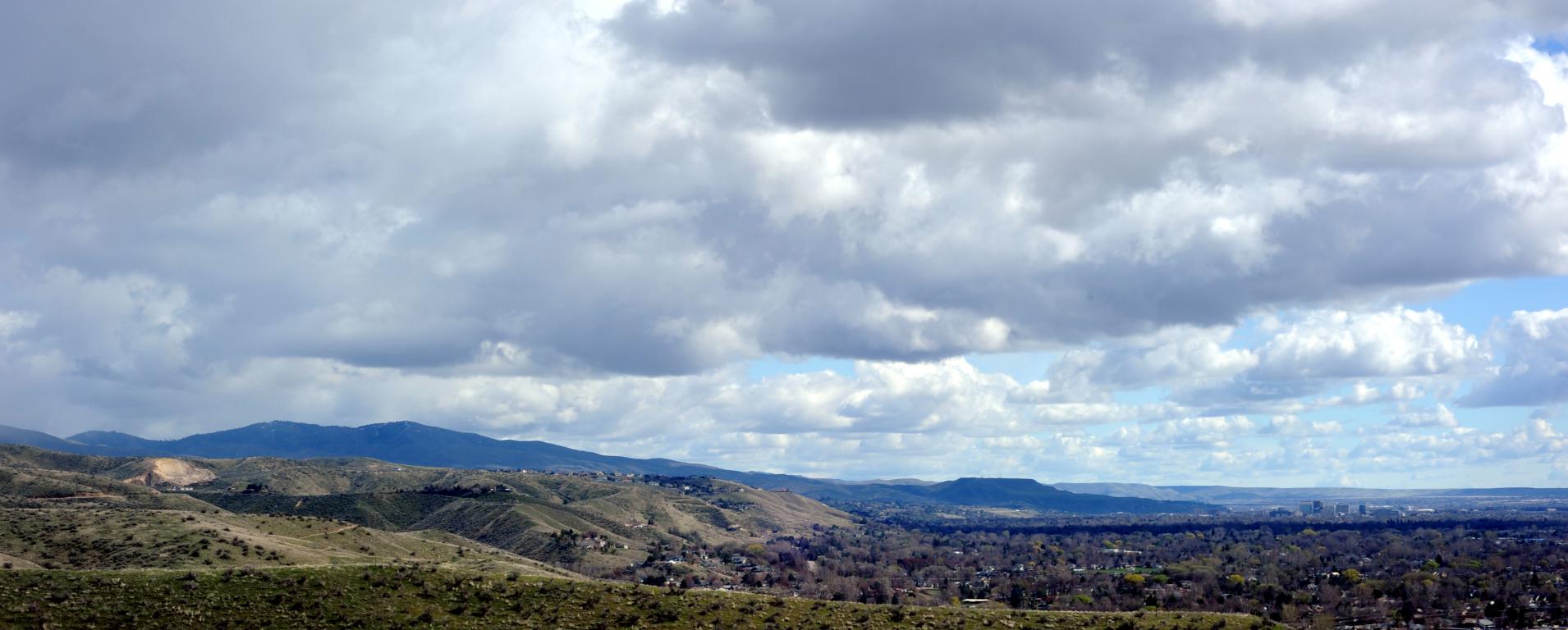 TABLE-ROCK-CLOUDY-DAY